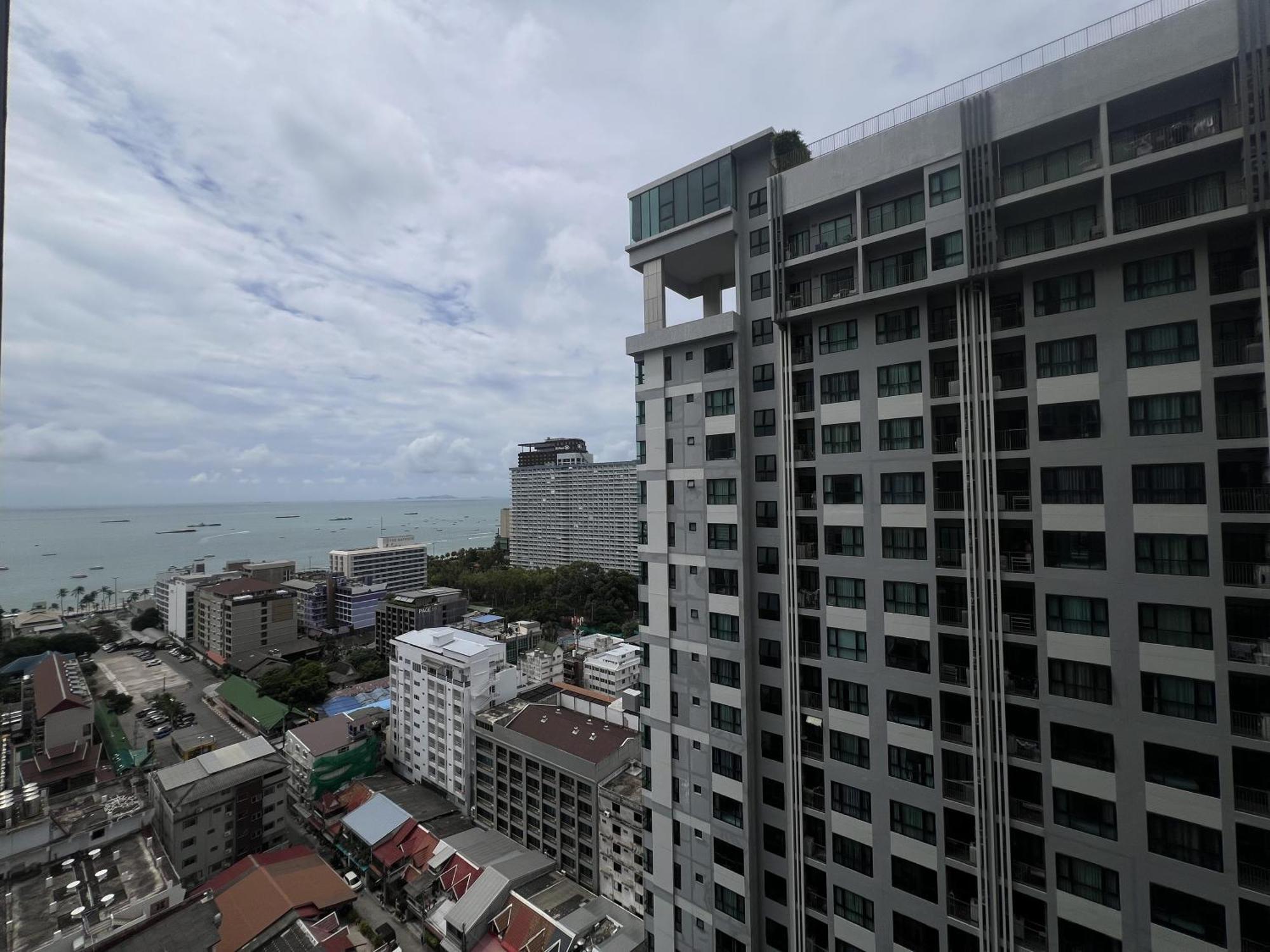The Base Central Pattaya By Mickey Экстерьер фото