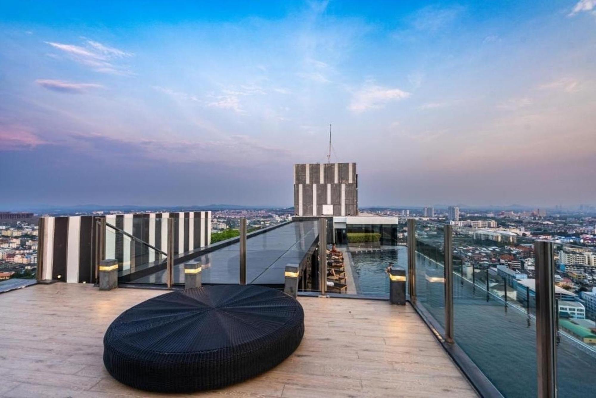 The Base Central Pattaya By Mickey Экстерьер фото